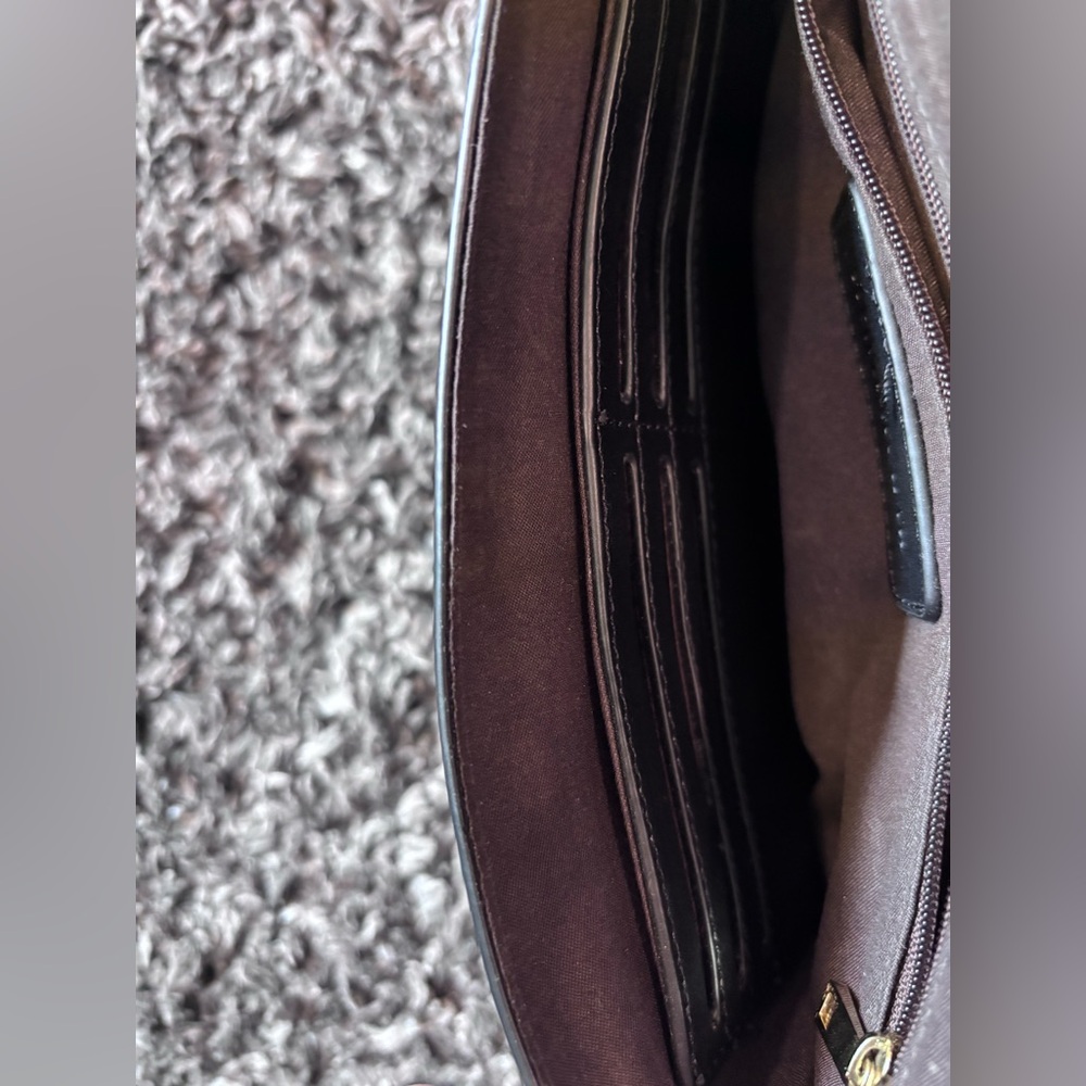 Mellow World Vibrant Clutch - Picture 5 of 8